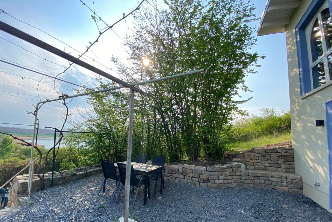 Weinbergshaus Mit Blick Auf'S Wasser Salzatal Exteriör bild